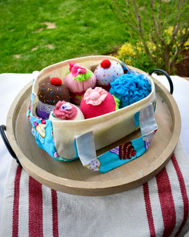 Felt Cupcakes with Baking Tin